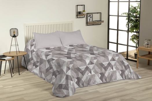 COMFORTER YADIEL